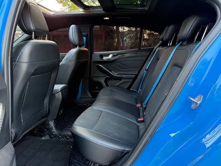 Ford Focus 2022 2022款 两厢 EcoBoost 180 自动S版