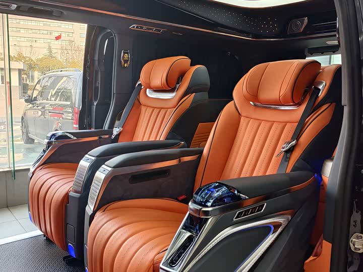 Mercedes-Benz Vito 2024 2024款 2.0T 商务版 7座