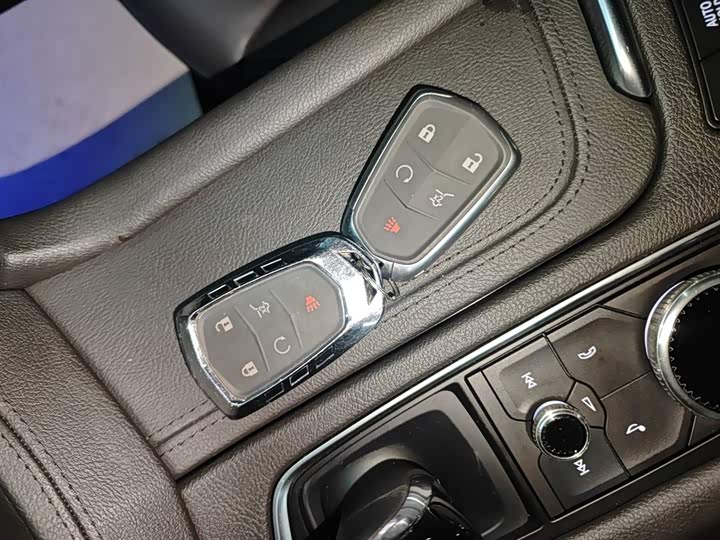 Cadillac XT6 2022 2022款 2.0T 七座四驱豪华型标准版