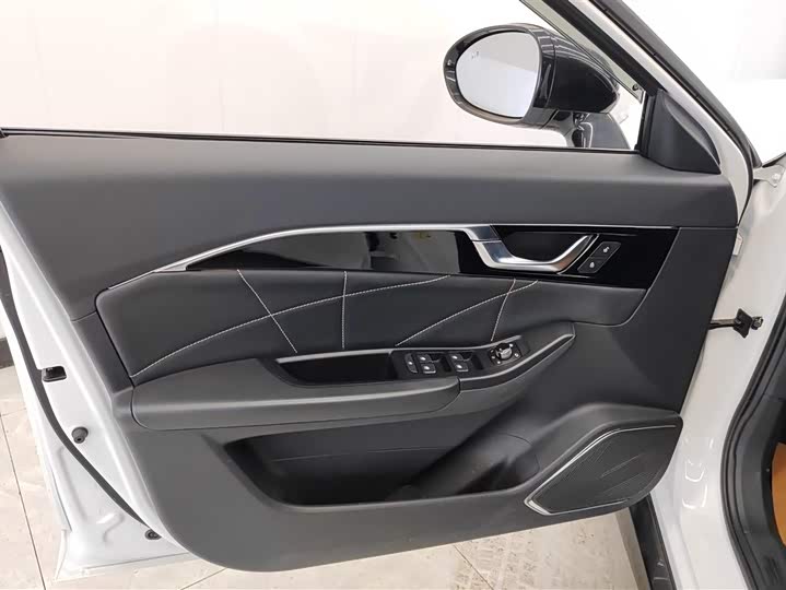 Bestune B70S 2022 2022款 1.5T 智潮统帅