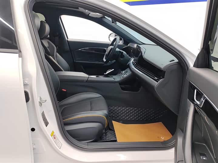 Bestune B70S 2022 2022款 1.5T 智潮统帅