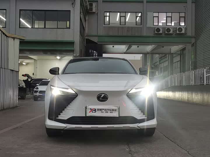 2023 Lexus RZ