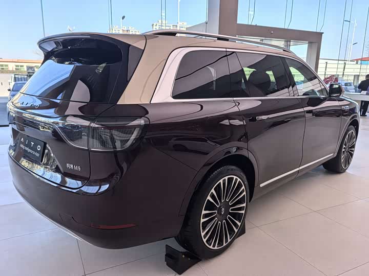 Aito M9 2025 2025款 增程 Ultra版 52kWh 6座版