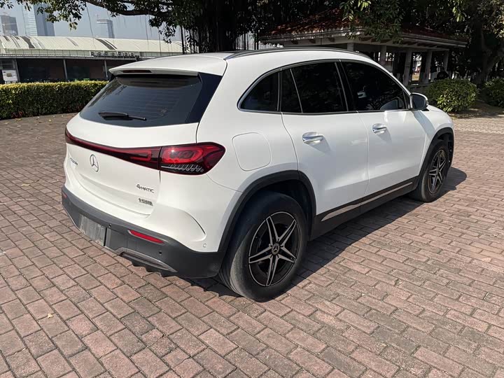 Mercedes-Benz EQA 2022 2022款 EQA 300 4MATIC 首发特别版