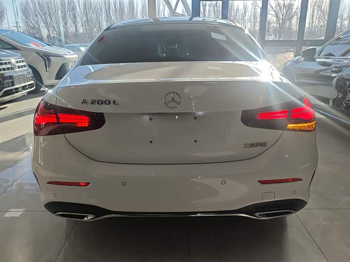 Mercedes-Benz A-Class 2025 2025款 A 200 L 时尚型