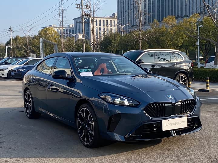 BMW 2 Series 2025 2025款 225L M运动曜夜套装