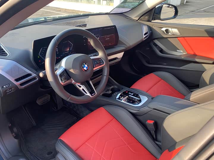 BMW 2 Series 2025 2025款 225L M运动曜夜套装