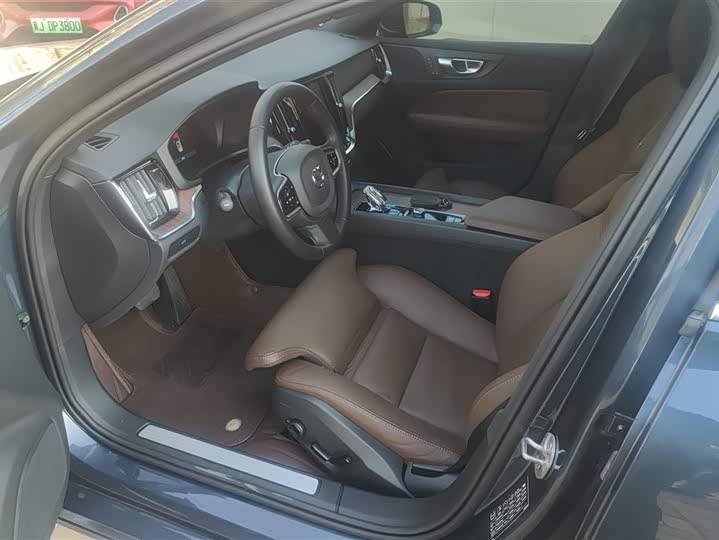 Volvo V60 2024 2024款 B5 智远豪华版
