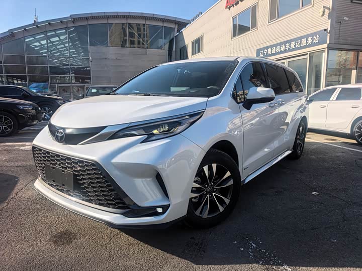 Toyota Granvia 2024 2024款 2.5L混动 尊贵PLUS四驱版