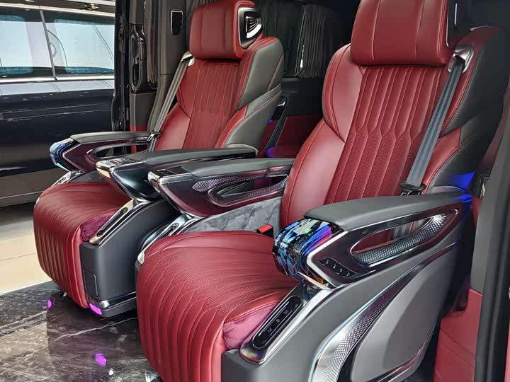 Mercedes-Benz Vito 2024 2024款 2.0T 商务版 7座