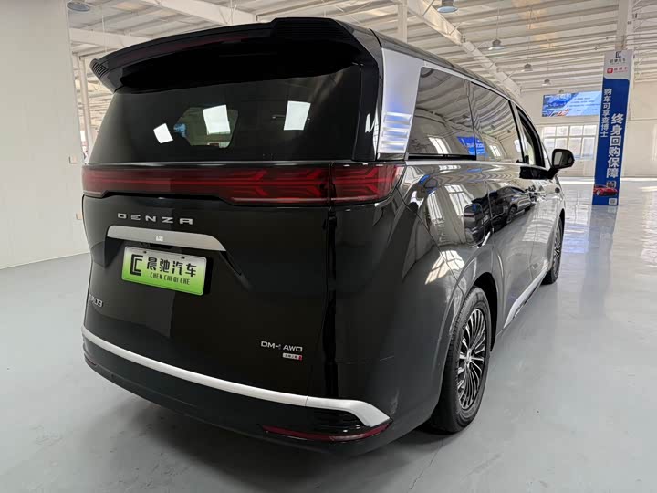 Denza D9 2025 2025款 DM-i 智驾版 1020 四驱旗舰型