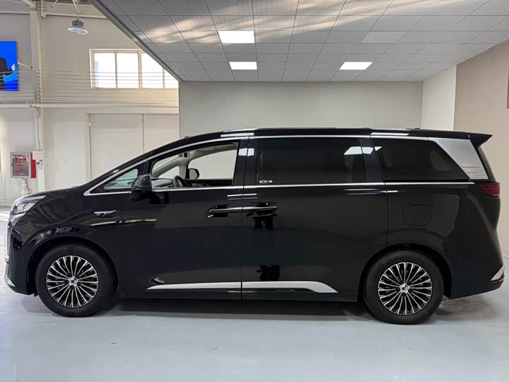 Denza D9 2025 2025款 DM-i 智驾版 1020 四驱旗舰型