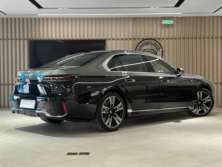 BMW i7 2023 2023款 xDrive60L M运动套装