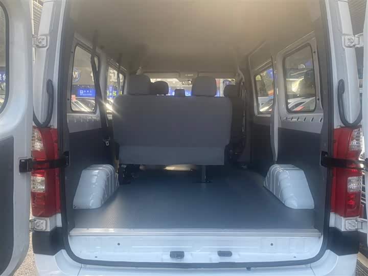 Foton Tuyano 2021 2021款 2.0T手动通途长轴中顶3座4F20TC3