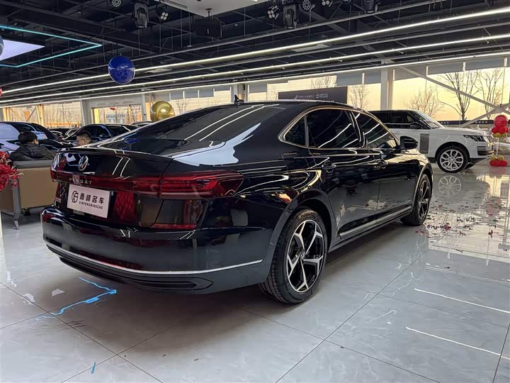 Volkswagen Passat 2025 2025款 出众款 330TSI 星空精英版