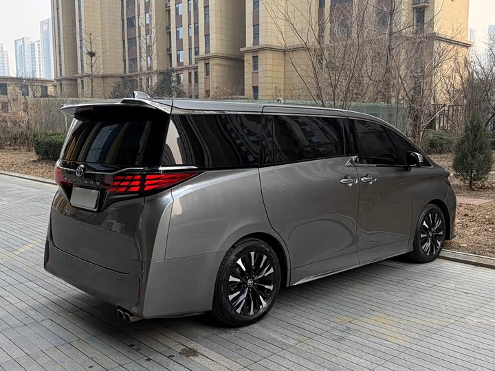 Toyota Alphard 2024 2024款 双擎 2.5L 臻享版