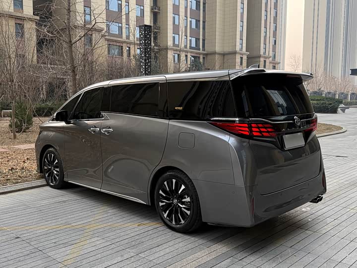 Toyota Alphard 2024 2024款 双擎 2.5L 臻享版