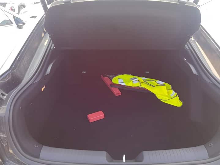 Changan UNI-V Hybrid 2024 2024款 蓝鲸智电iDD 136km 智酷型