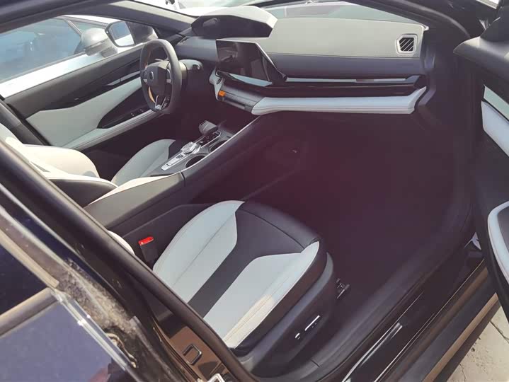 Changan UNI-V Hybrid 2024 2024款 蓝鲸智电iDD 136km 智酷型