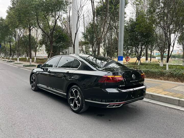 Volkswagen Magotan 2025 2025款 改款 众享款 330TSI DSG豪华型