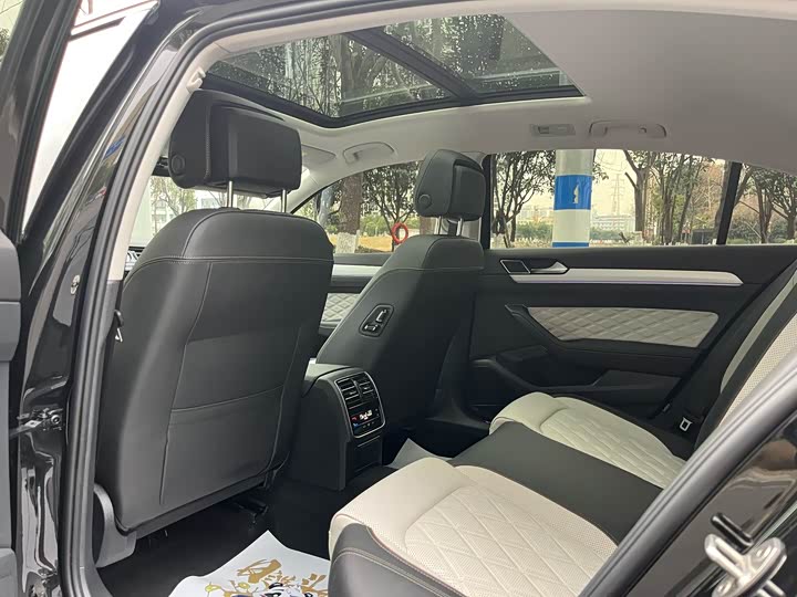 Volkswagen Magotan 2025 2025款 改款 众享款 330TSI DSG豪华型