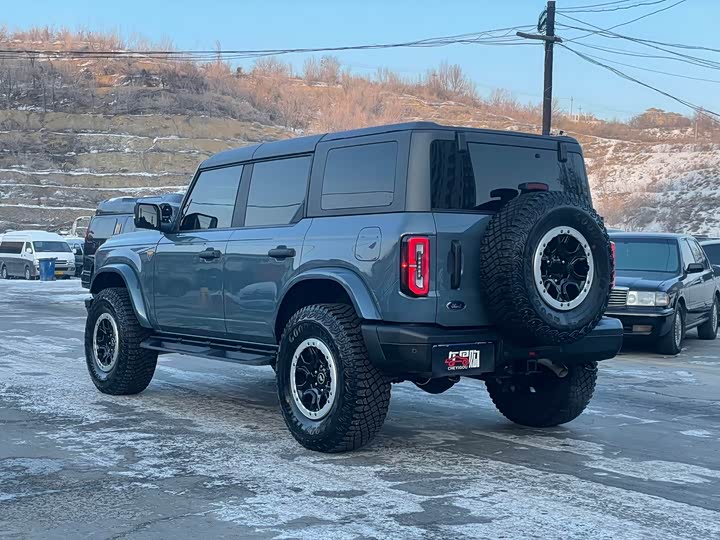 Ford Bronco 2024 2024款 2.3T 荒地