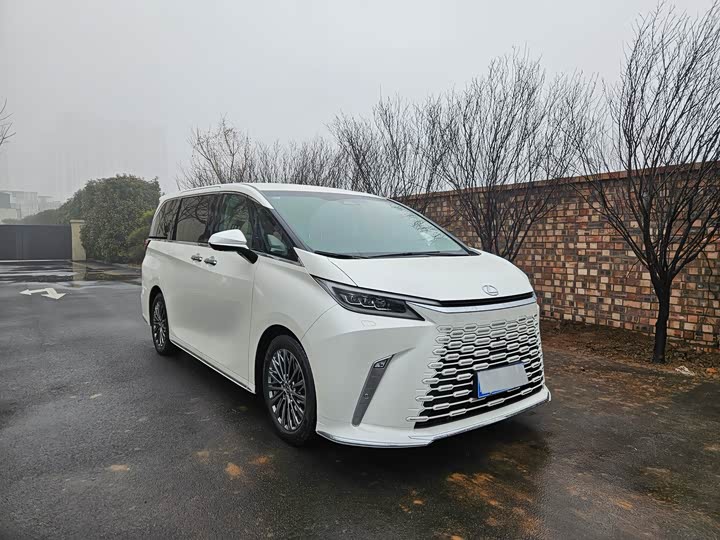 Lexus LM 2023 2023款 500h 六座尊崇版