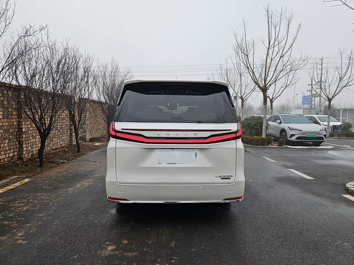 Lexus LM 2023 2023款 500h 六座尊崇版