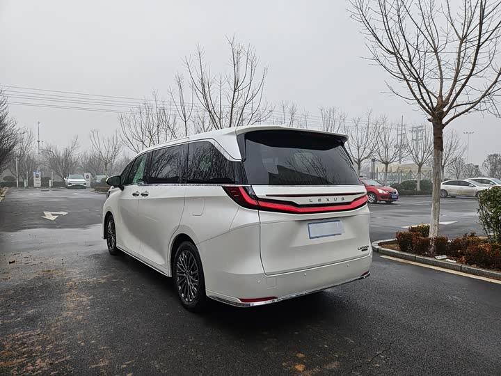 Lexus LM 2023 2023款 500h 六座尊崇版