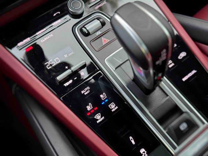 Porsche Cayenne Hybrid 2023 2023款 Cayenne E-Hybrid 2.0T 铂金版