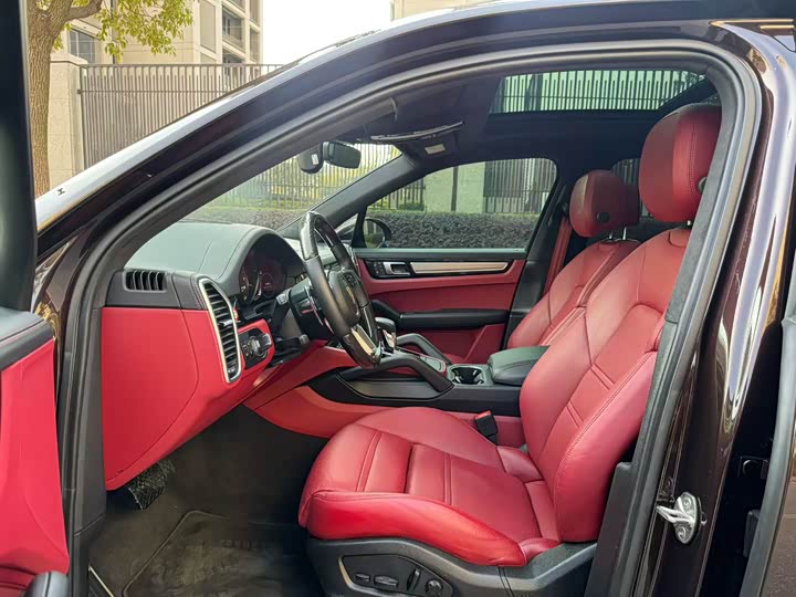 Porsche Cayenne Hybrid 2023 2023款 Cayenne E-Hybrid 2.0T 铂金版