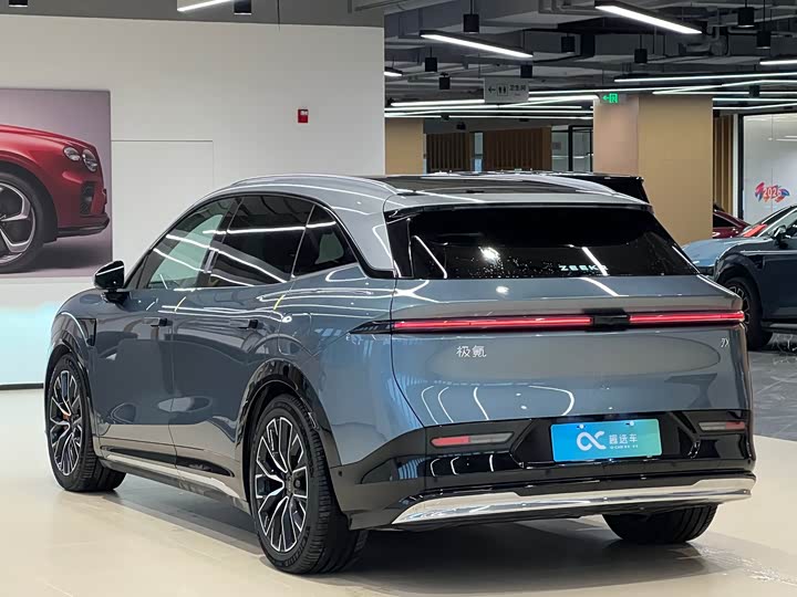 Zeekr 7X 2025 2025款 100kWh 长续航四驱智驾版