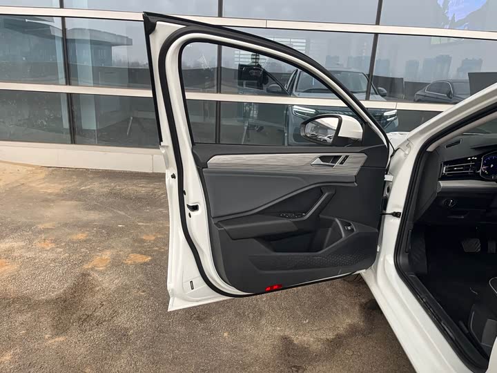 Volkswagen Sagitar L 2025 2025款 改款 300TSI DSG超越版