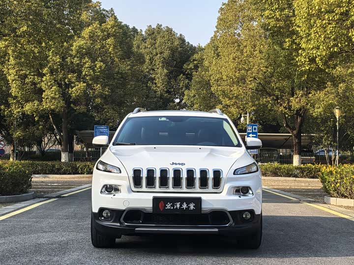 2020 Jeep Cherokee