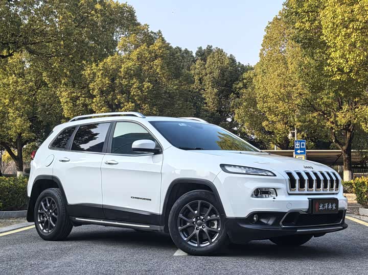 2020 Jeep Cherokee