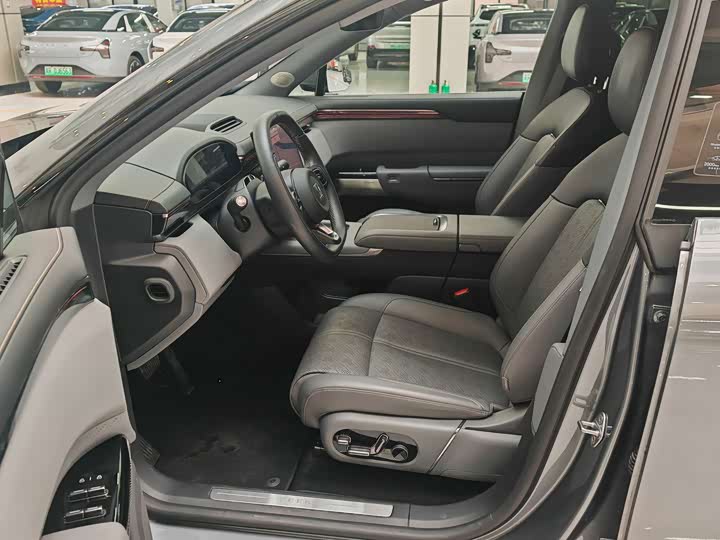 Zeekr 7X 2025 2025款 100kWh 长续航后驱智驾版