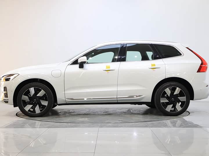Volvo XC60 Hybrid 2025 2025款 插电式混动 长续航四驱智远豪华版
