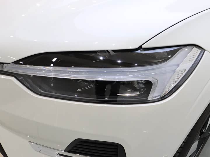 Volvo XC60 Hybrid 2025 2025款 插电式混动 长续航四驱智远豪华版