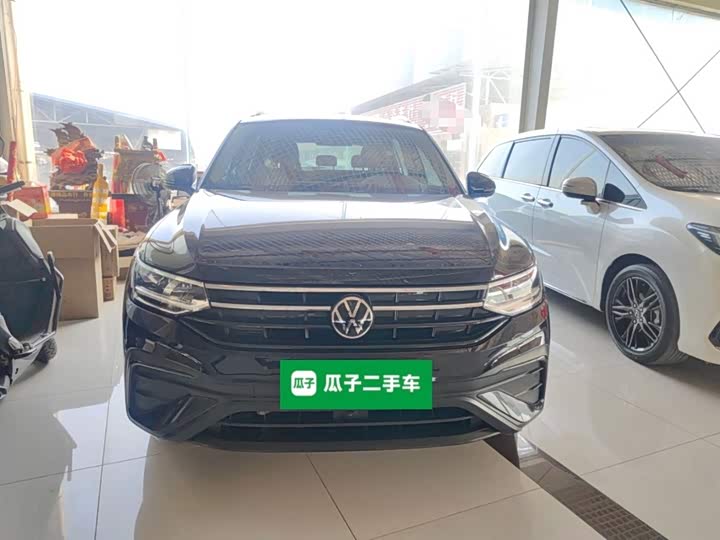 2025 Volkswagen Tiguan L Pro