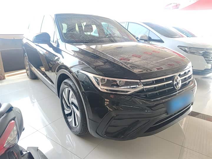 2025 Volkswagen Tiguan L Pro