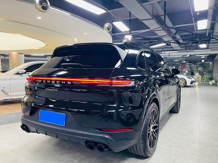 2025 Porsche Cayenne