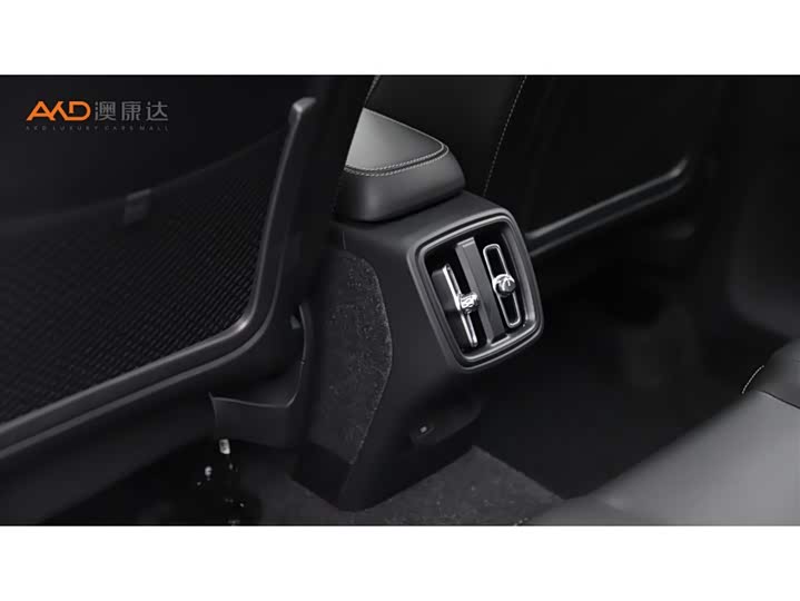Volvo XC40 2025 2025款 B4 四驱智远豪华版