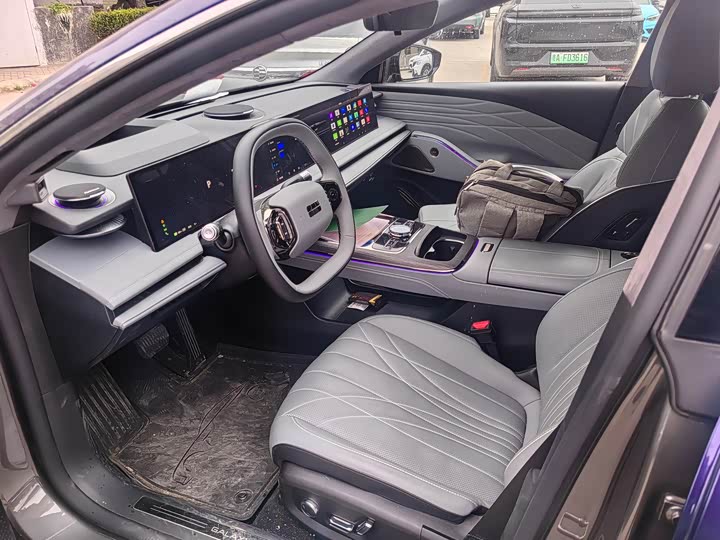 Geely Galaxy E8 2025 2025款 575km 探索智驾版