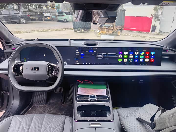 Geely Galaxy E8 2025 2025款 575km 探索智驾版