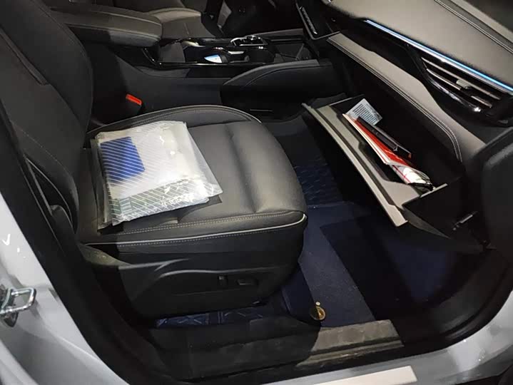 Buick Envision Plus 2024 2024款 昂科威Plus 28T 四驱尊享版