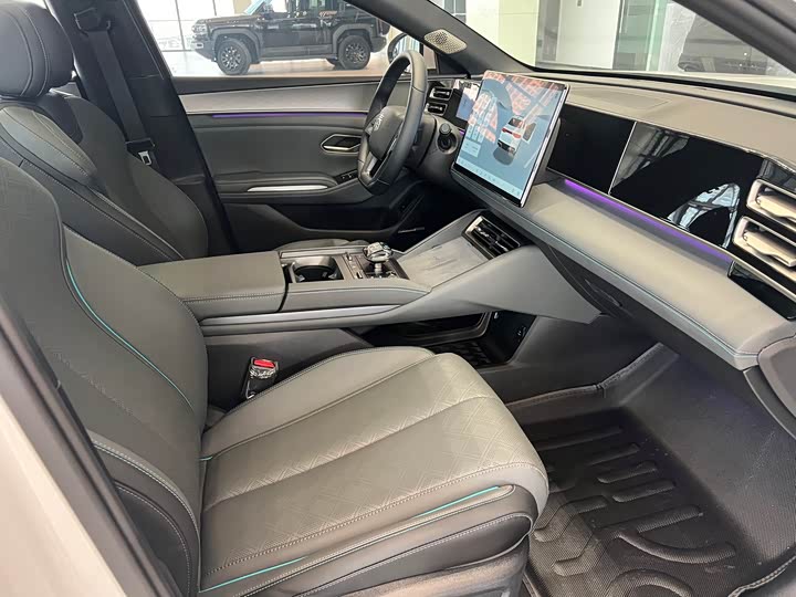 BYD Qin L 2025 2025款 DM-i 智驾版 120KM卓越型