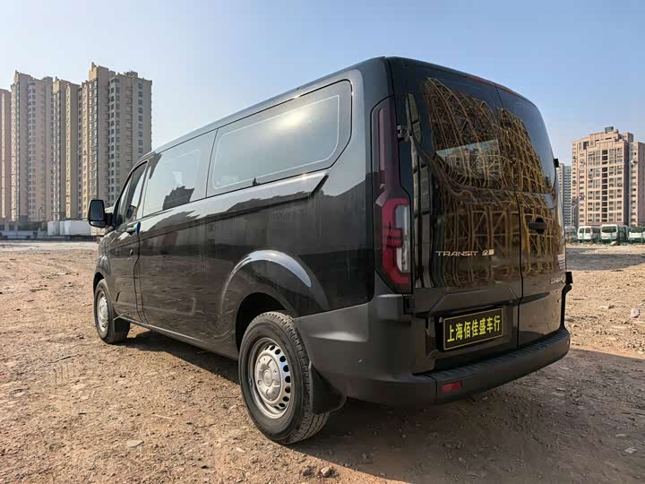 Ford Transit 2023 2023款 2.0T柴油手动多功能商用车中轴低顶5/6座