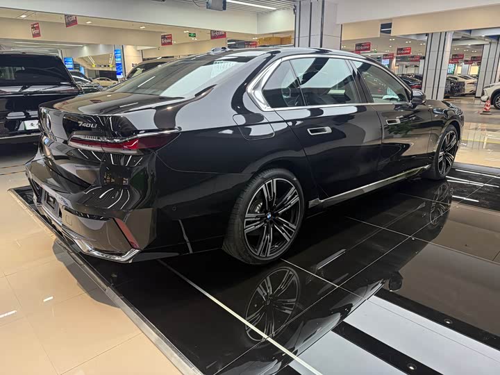 BMW 7 Series 2023 2023款 740Li 领先型 M运动套装