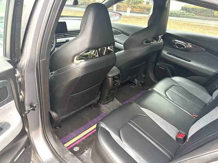 GAC Trumpchi Empow R 2024 2024款 400T 自动 影豹R PRO版