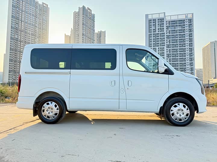 Maxus V80 2024 2024款 傲运通 6AMT 短轴超低顶147Ps 5/6座